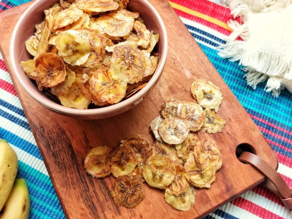 Chips de Banana: Crocância Natural Direto da Fruta! 2 chips de banana 1